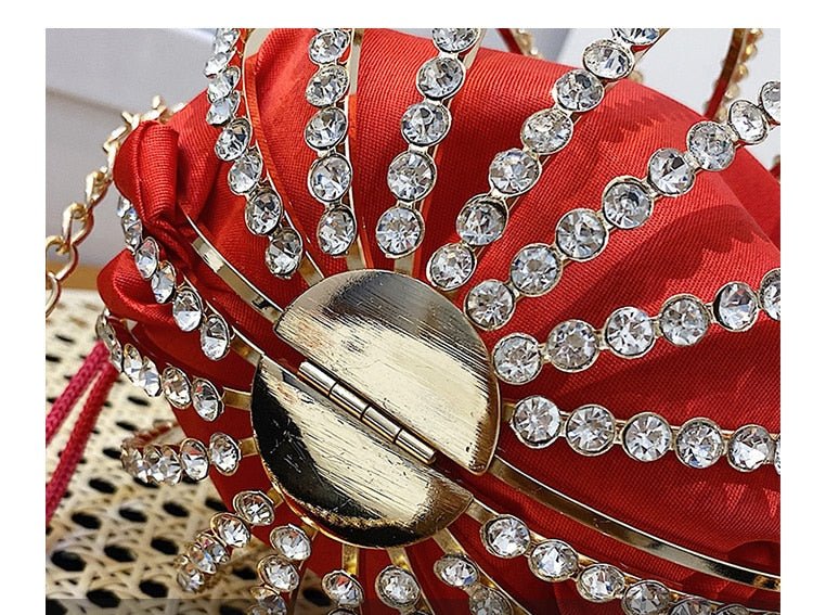 Luxurious Diamond Pearl Clutch - Lively & Luxury